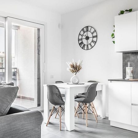 Ferienwohnung Harmony House - Rho Fiera 6Min - Free Parking - Terrace Mailand Exterior foto
