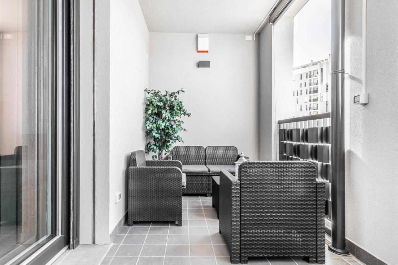 Ferienwohnung Harmony House - Rho Fiera 6Min - Free Parking - Terrace Mailand Exterior foto